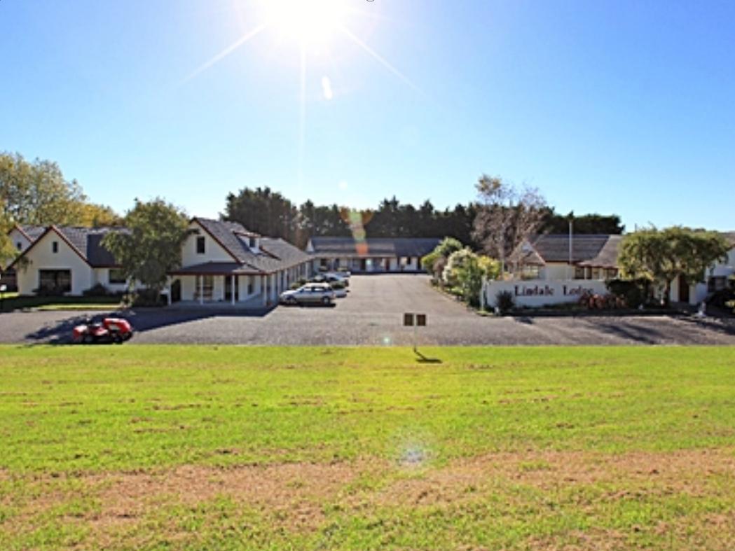 Kapiti Lindale Motel And Conference Centre Paraparaumu Exterior photo